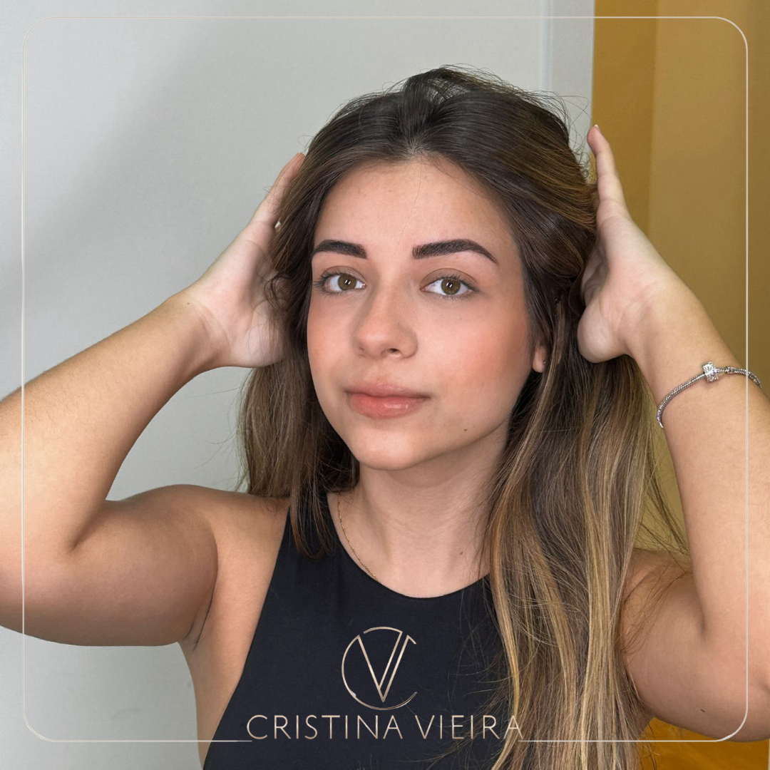 mujer joven resultado micropigmentacion en cristina vieira